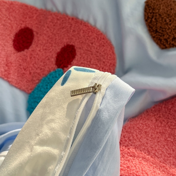 91家纺网 家纺一手货源 找家纺 颜选 2026春夏新款卡通款水洗棉毛巾绣四件套-猪猪 猪猪女孩-蓝