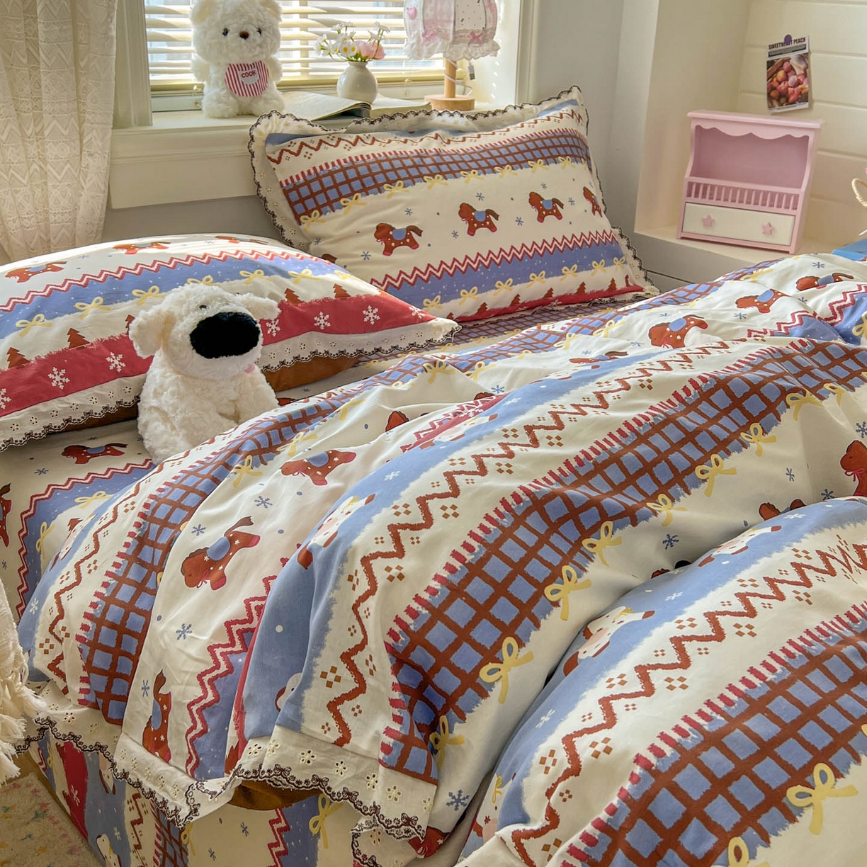 91家纺网 家纺一手货源 找家纺 希诺家居 2026新款费尔岛风全棉纯棉韩式小清新花边四件套 费尔岛梦幻小马