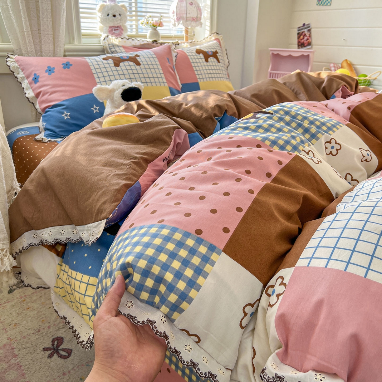 91家纺网 家纺一手货源 找家纺 希诺家居 2026新款费尔岛风全棉纯棉韩式小清新花边四件套 可可布丁马