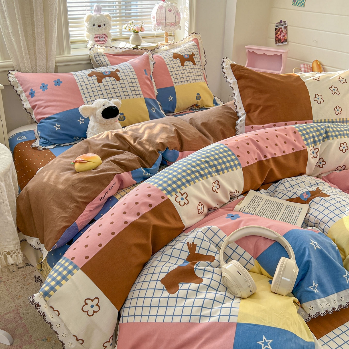 91家纺网 家纺一手货源 找家纺 希诺家居 2026新款费尔岛风全棉纯棉韩式小清新花边四件套 可可布丁马