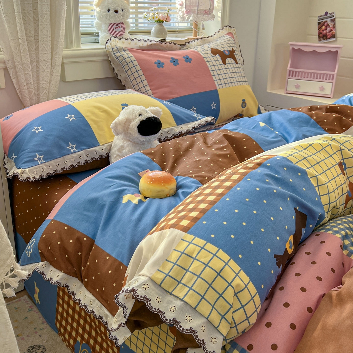 91家纺网 家纺一手货源 找家纺 希诺家居 2026新款费尔岛风全棉纯棉韩式小清新花边四件套 可可布丁马