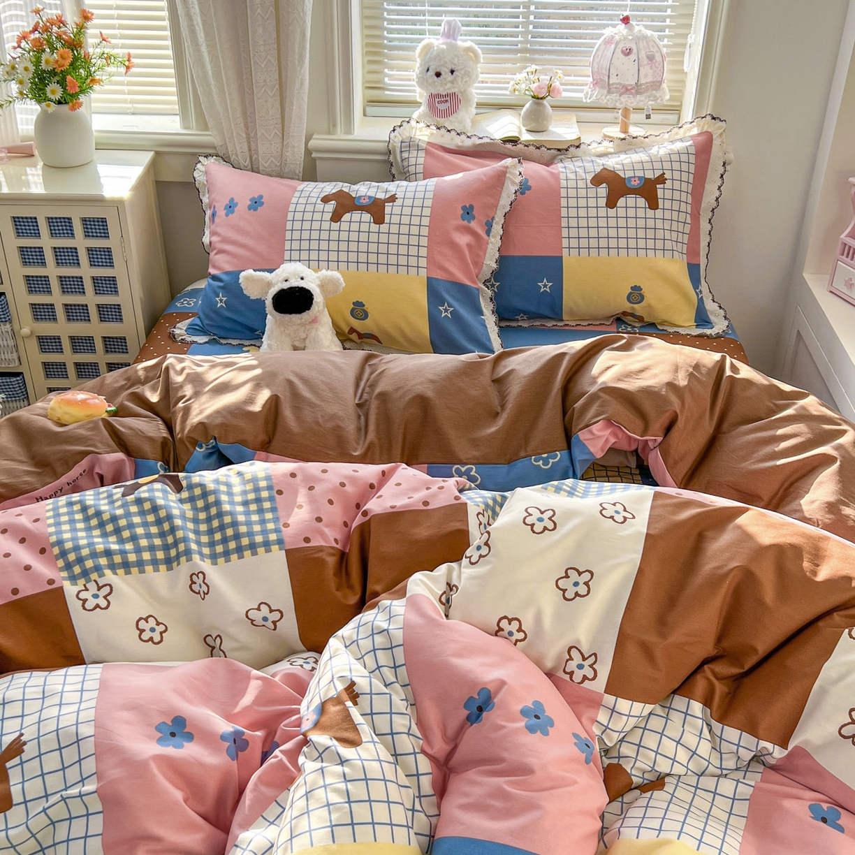 91家纺网 家纺一手货源 找家纺 希诺家居 2026新款费尔岛风全棉纯棉韩式小清新花边四件套 可可布丁马