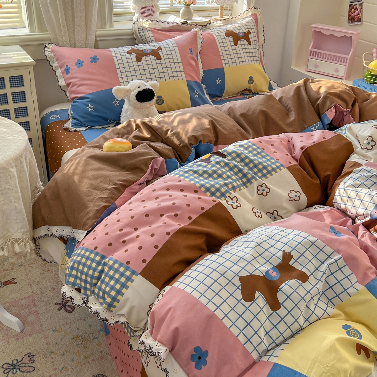 91家纺网 家纺一手货源 找家纺 希诺家居 2026新款费尔岛风全棉纯棉韩式小清新花边四件套 可可布丁马