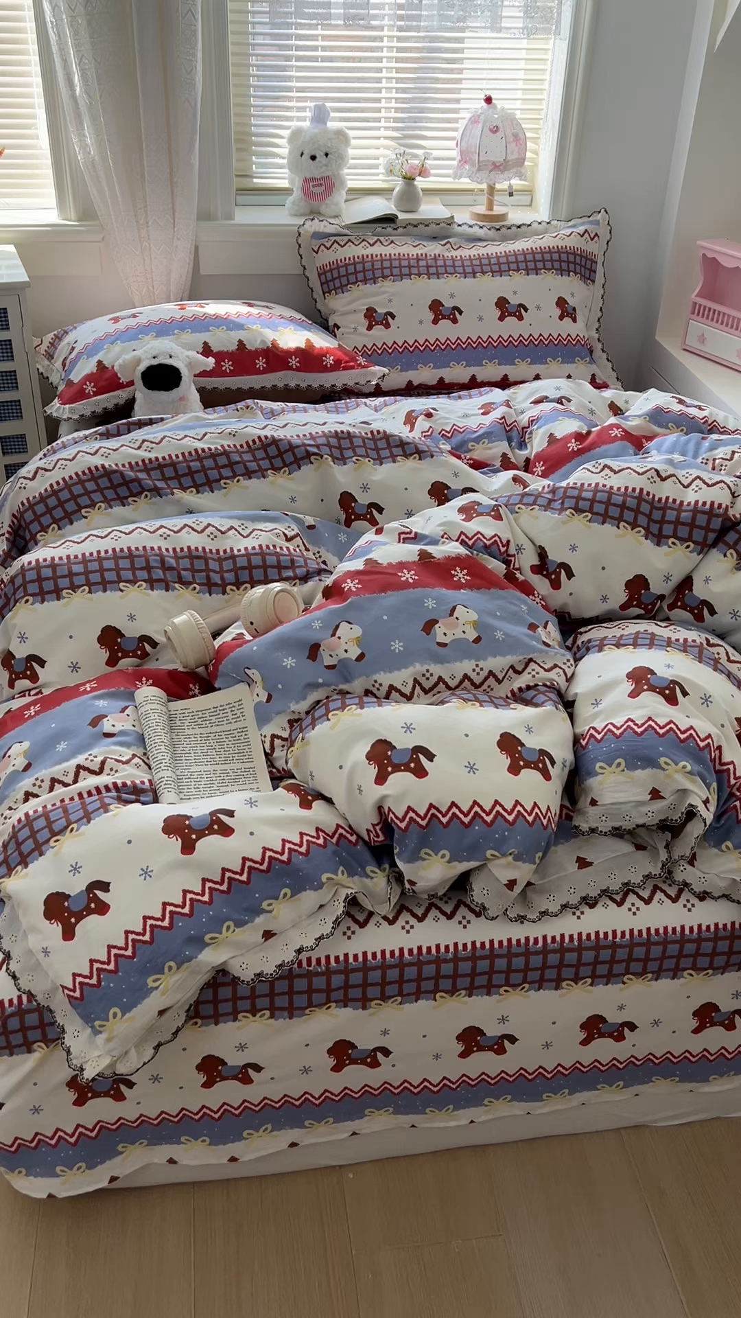 91家纺网 家纺一手货源 找家纺 希诺家居 2026新款费尔岛风全棉纯棉韩式小清新花边四件套 费尔岛梦幻小马