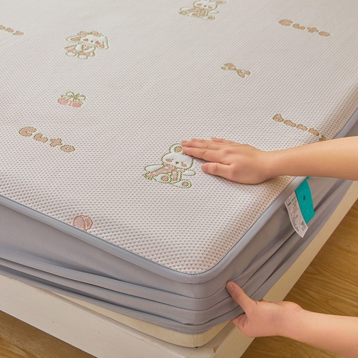 91家纺网 家纺一手货源 找家纺 凯罗 2026春夏凉豆豆小红书爆款A类乙纶PE凉豆豆床笠款可水洗床笠 兔叽乖乖