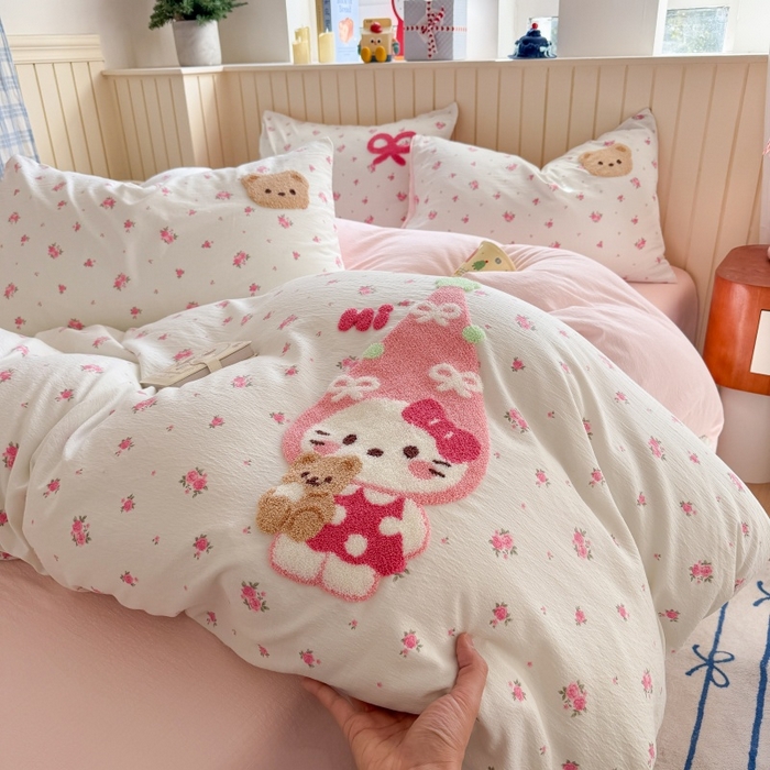 91家纺网 家纺一手货源 找家纺 艾特你 2026新款针织提花双层纱可爱毛巾绣四件套 春日小猫