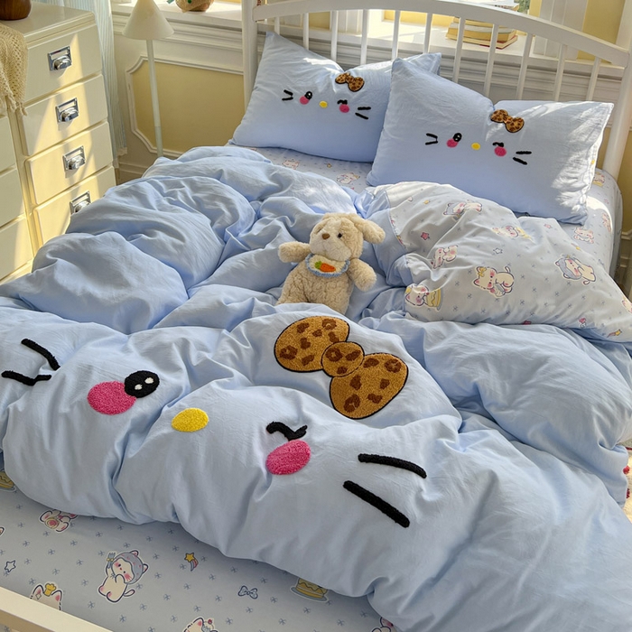 91家纺网 家纺一手货源 找家纺 颜选 2026春夏新款卡通款水洗棉毛巾绣四件套-凯蒂猫 凯蒂猫-天蓝