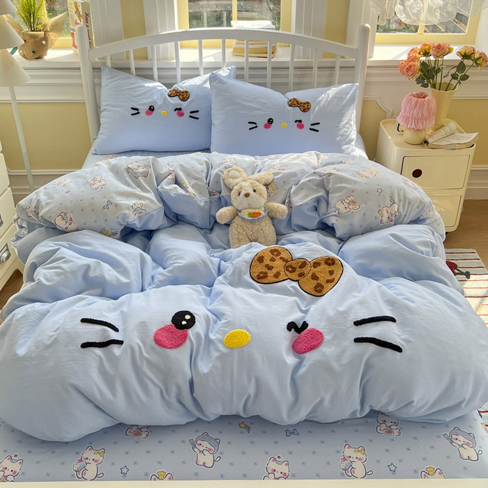 91家纺网 家纺一手货源 找家纺 颜选 2026春夏新款卡通款水洗棉毛巾绣四件套-凯蒂猫 凯蒂猫-天蓝