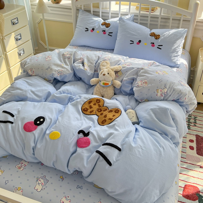 91家纺网 家纺一手货源 找家纺 颜选 2026春夏新款卡通款水洗棉毛巾绣四件套-凯蒂猫 凯蒂猫-天蓝