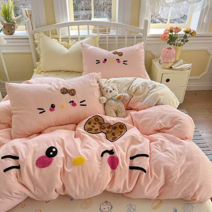 91家纺网 家纺一手货源 找家纺 颜选 2026春夏新款卡通款水洗棉毛巾绣四件套-凯蒂猫 凯蒂猫-少女粉
