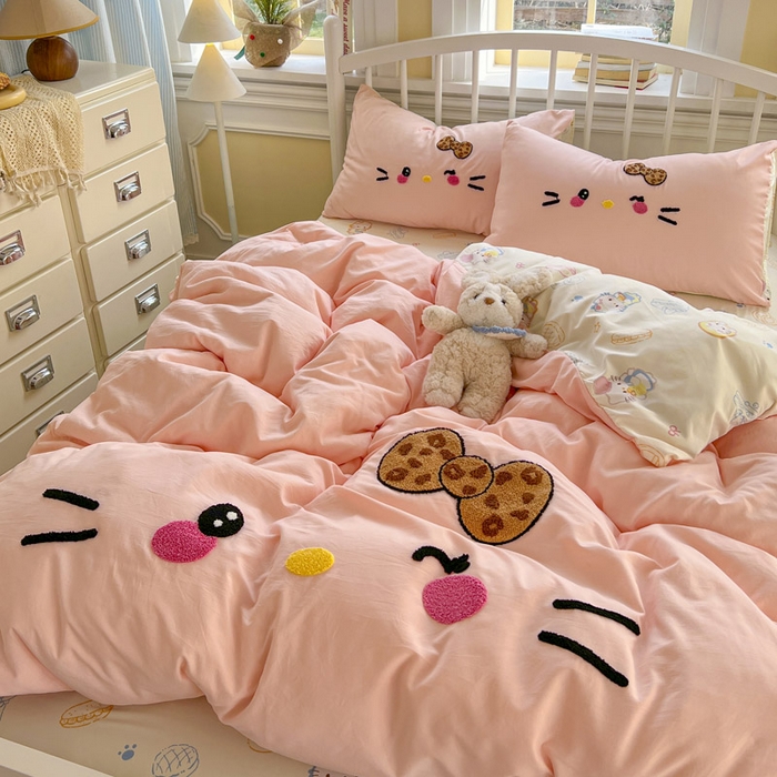 91家纺网 家纺一手货源 找家纺 颜选 2026春夏新款卡通款水洗棉毛巾绣四件套-凯蒂猫 凯蒂猫-少女粉