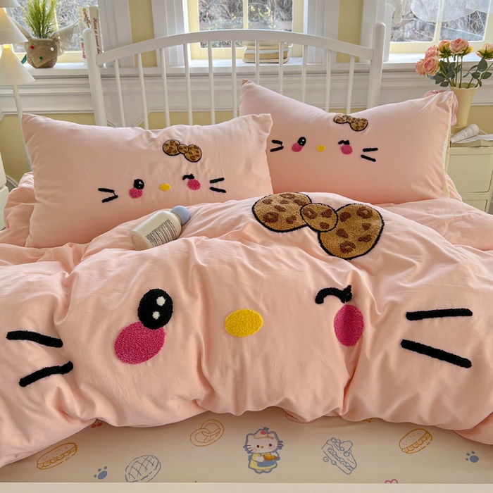91家纺网 家纺一手货源 找家纺 颜选 2026春夏新款卡通款水洗棉毛巾绣四件套-凯蒂猫 凯蒂猫-少女粉