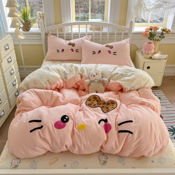 91家纺网 家纺一手货源 找家纺 颜选 2026春夏新款卡通款水洗棉毛巾绣四件套-凯蒂猫 凯蒂猫-少女粉