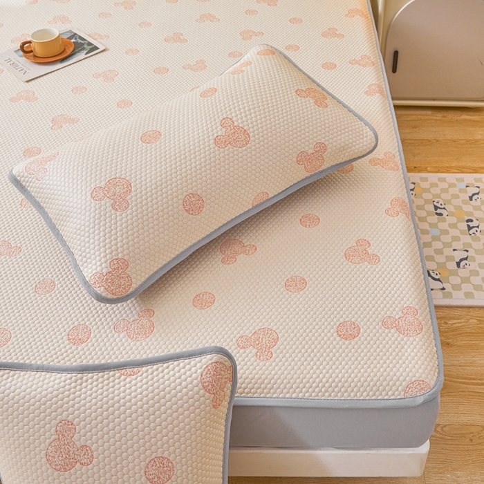 91家纺网 家纺一手货源 找家纺 凯罗 2026春夏凉豆豆小红书爆款A类乙纶PE凉豆豆床笠款可水洗床笠 圆点米奇-粉