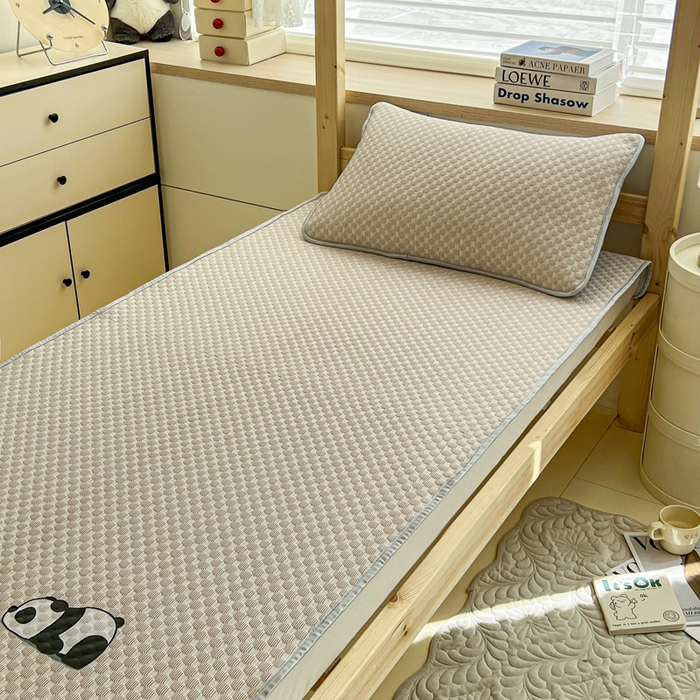 91家纺网 家纺一手货源 找家纺 宅部落 2026春夏新款学生宿舍凉感豆豆凉席席子 豆豆席-大熊猫咖