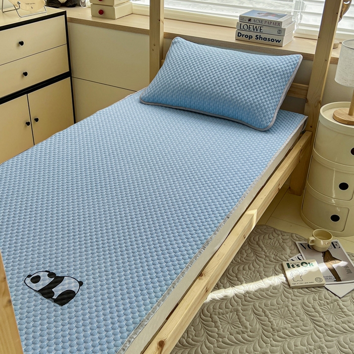 91家纺网 家纺一手货源 找家纺 宅部落 2026春夏新款学生宿舍凉感豆豆凉席席子 豆豆席-大熊猫深蓝