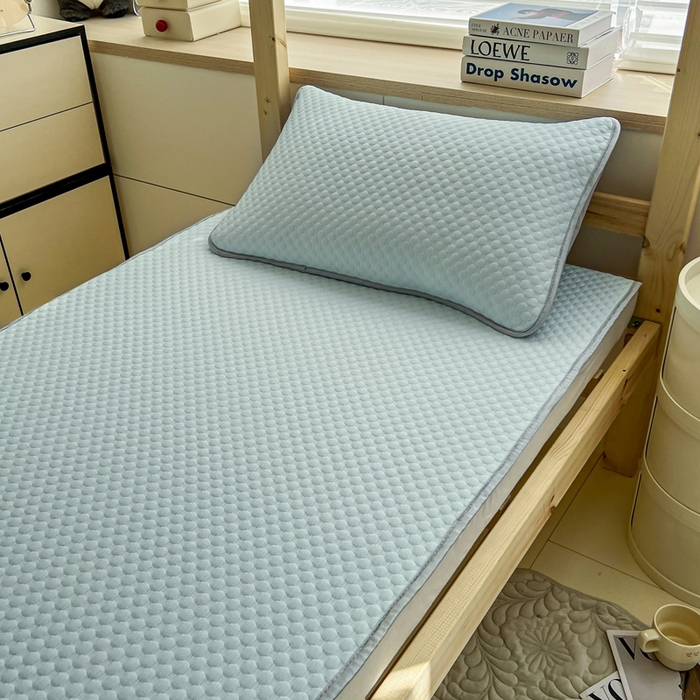 91家纺网 家纺一手货源 找家纺 宅部落 2026春夏新款学生宿舍凉感豆豆凉席席子 豆豆席-大熊猫淡蓝