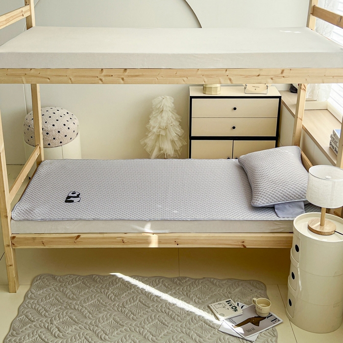 91家纺网 家纺一手货源 找家纺 宅部落 2026春夏新款学生宿舍凉感豆豆凉席席子 豆豆席-大熊猫灰