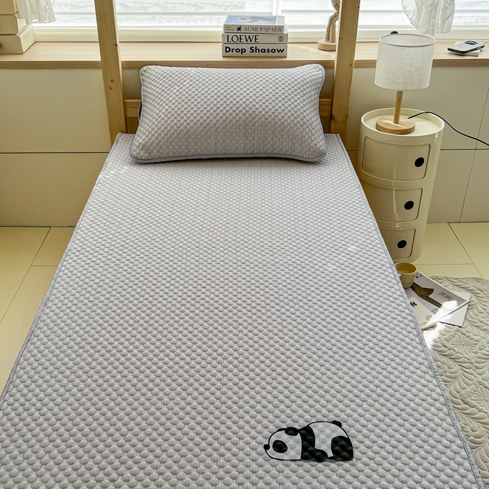 91家纺网 家纺一手货源 找家纺 宅部落 2026春夏新款学生宿舍凉感豆豆凉席席子 豆豆席-大熊猫灰