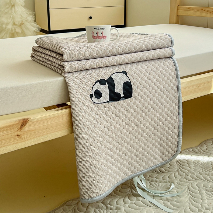 91家纺网 家纺一手货源 找家纺 宅部落 2026春夏新款学生宿舍凉感豆豆凉席席子 豆豆席-大熊猫咖