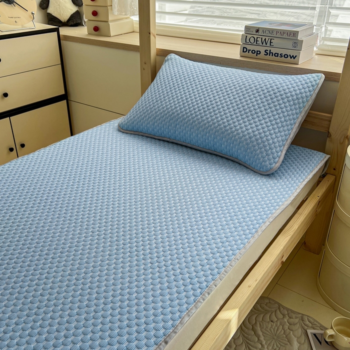 91家纺网 家纺一手货源 找家纺 宅部落 2026春夏新款学生宿舍凉感豆豆凉席席子 豆豆席-大熊猫深蓝