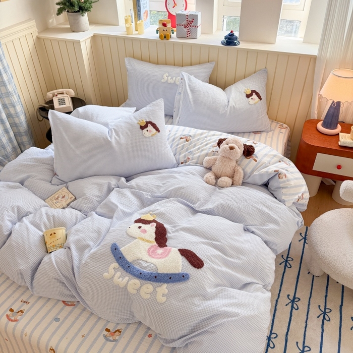 91家纺网 家纺一手货源 找家纺 艾特你 2026新款针织提花双层纱可爱毛巾绣四件套 木马