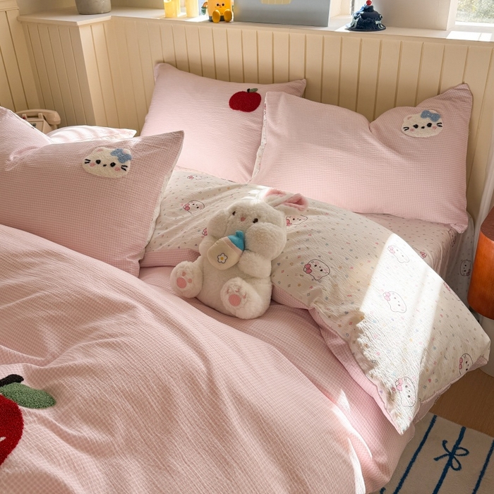 91家纺网 家纺一手货源 找家纺 艾特你 2026新款针织提花双层纱可爱毛巾绣四件套 糖果猫咪