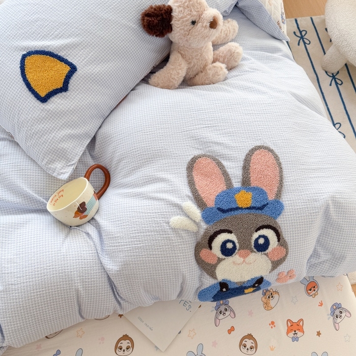 91家纺网 家纺一手货源 找家纺 艾特你 2026新款针织提花双层纱可爱毛巾绣四件套 兔八哥