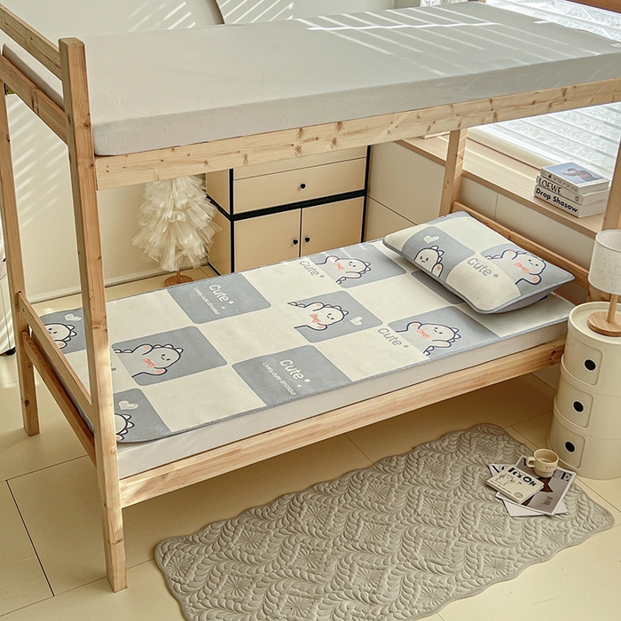 91家纺网 家纺一手货源 找家纺 宅部落 2026新款学生冰丝席单人宿舍席子凉席 小恐龙