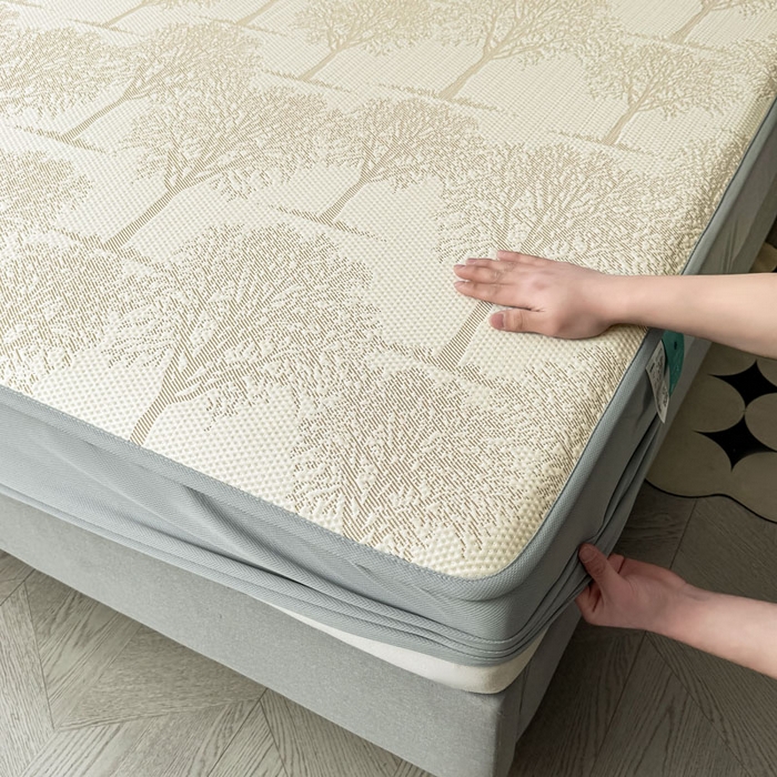 91家纺网 家纺一手货源 找家纺 凯罗 2026新款凉豆豆简约时尚风凉感豆豆凉席床席床笠-床笠款 发财树-奶咖