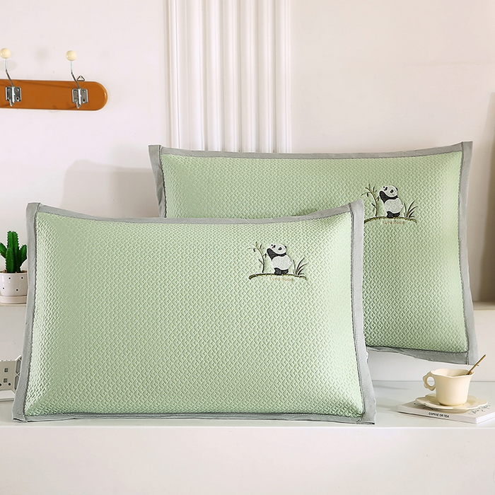 91家纺网 家纺一手货源 找家纺 （总）小牛席业 2026新款爱家熊猫冷感豆豆夏凉枕套系列凉枕套凉枕套冰丝枕套藤枕套冰藤枕套冰丝枕套竹枕套凉席枕套豆豆