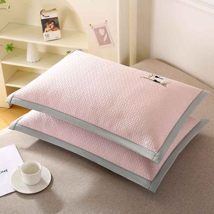 91家纺网 家纺一手货源 找家纺 （总）小牛席业 2026新款爱家熊猫冷感豆豆夏凉枕套系列凉枕套凉枕套冰丝枕套藤枕套冰藤枕套冰丝枕套竹枕套凉席枕套豆豆