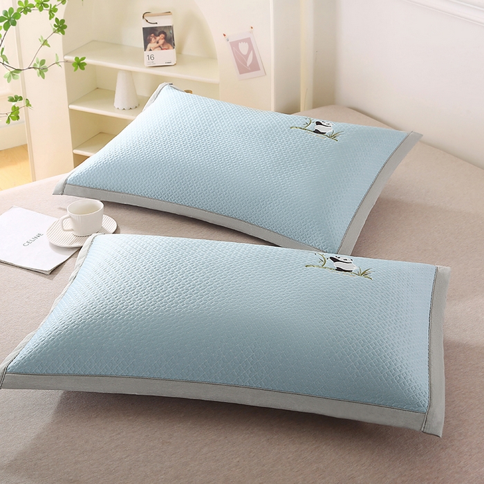 91家纺网 家纺一手货源 找家纺 小牛席业 2026新款爱家熊猫冷感豆豆夏凉枕套系列凉枕套凉枕套冰丝枕套藤枕套冰藤枕套冰丝枕套竹枕套凉席枕套豆豆 蓝色