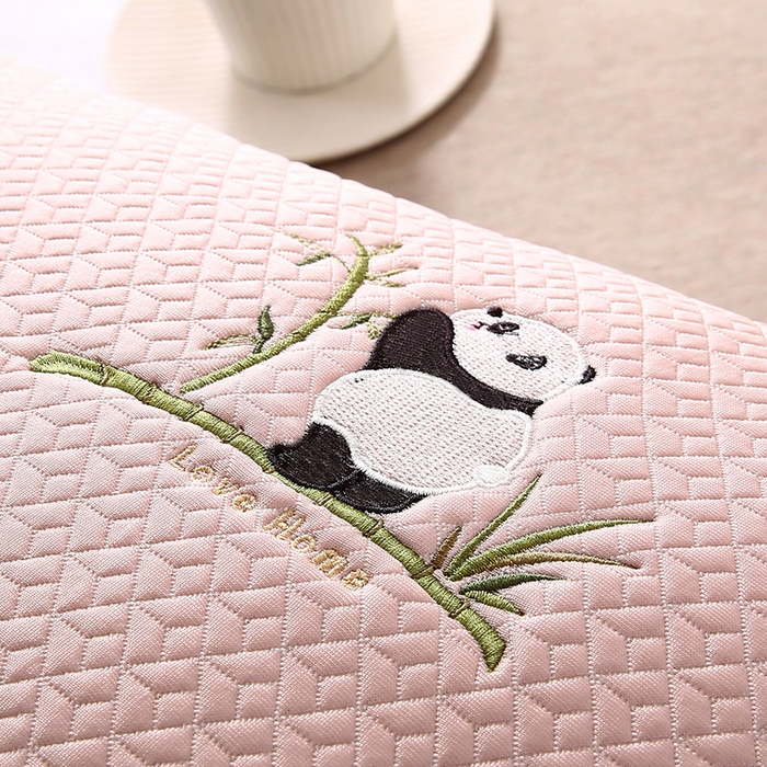 91家纺网 家纺一手货源 找家纺 小牛席业 2026新款爱家熊猫冷感豆豆夏凉枕套系列凉枕套凉枕套冰丝枕套藤枕套冰藤枕套冰丝枕套竹枕套凉席枕套豆豆 粉色