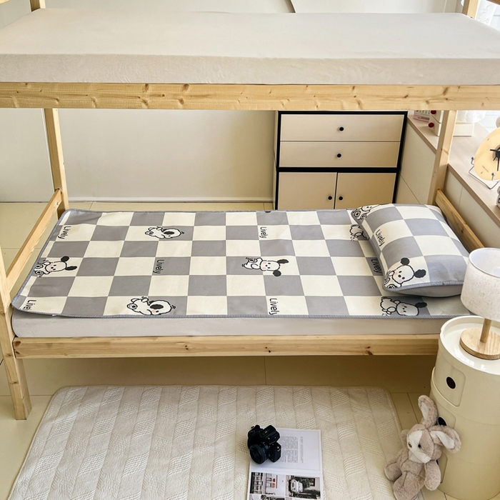 91家纺网 家纺一手货源 找家纺 宅部落 2026新款学生冰丝席单人宿舍席子凉席 乐活汪汪