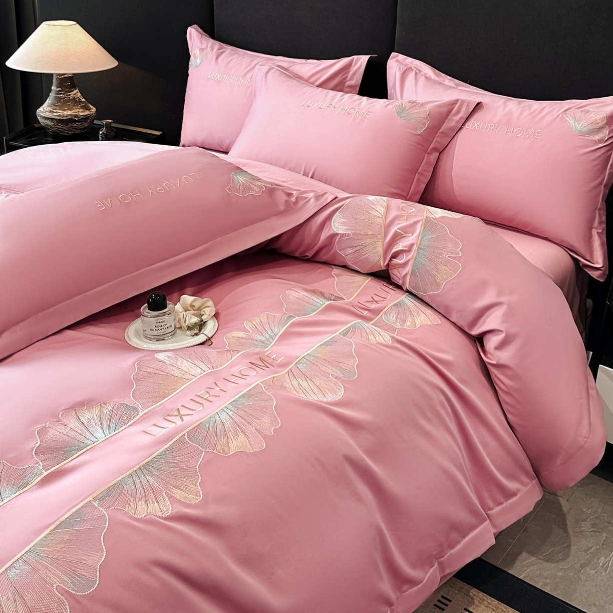 91家纺网 家纺一手货源 找家纺 （总）润锦云 2026新款A类全棉纯棉刺绣四件套-花漾