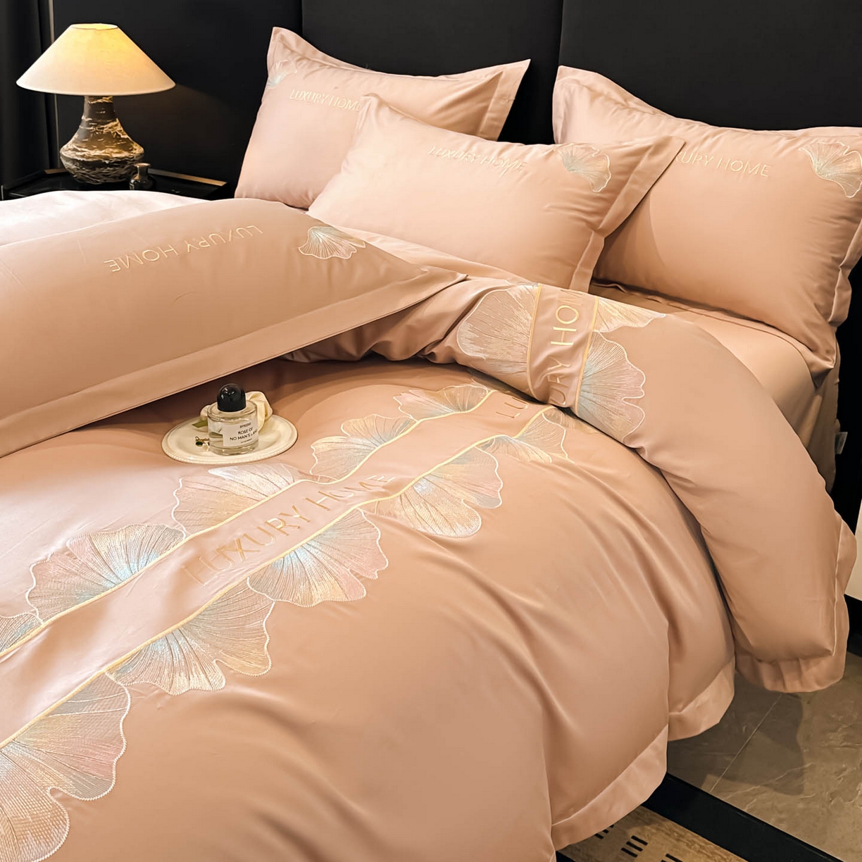 91家纺网 家纺一手货源 找家纺 润锦云 2026新款A类全棉纯棉刺绣四件套-花漾 花漾-香槟色