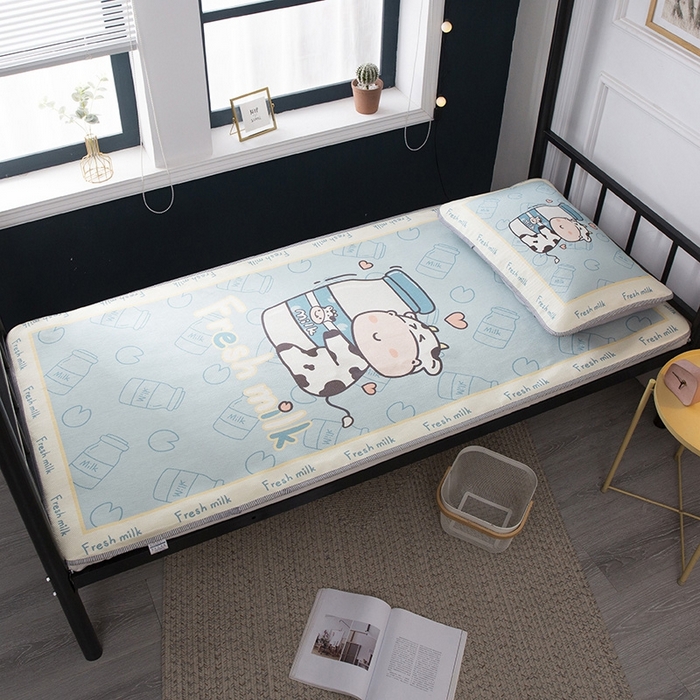 91家纺网 家纺一手货源 找家纺 宅部落 2026新款学生冰丝席单人宿舍席子凉席 奶牛很忙