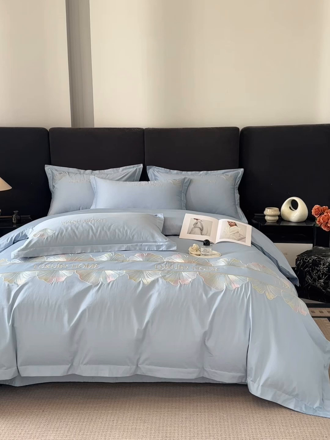 91家纺网 家纺一手货源 找家纺 润锦云 2026新款A类全棉纯棉刺绣四件套-花漾 花漾-柔雾蓝