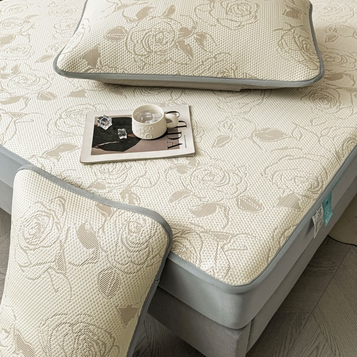 91家纺网 家纺一手货源 找家纺 凯罗 2026新款凉豆豆简约时尚风凉感豆豆凉席床席床笠-床笠款 曼塔玫瑰-奶咖