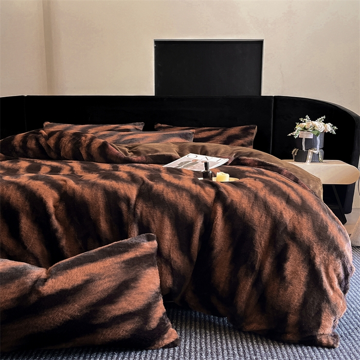 91家纺网 家纺一手货源 找家纺 沐珩家纺 2026新款高克重加厚保暖兔毛绒四件套-美拉德系列 美拉德-斑马纹