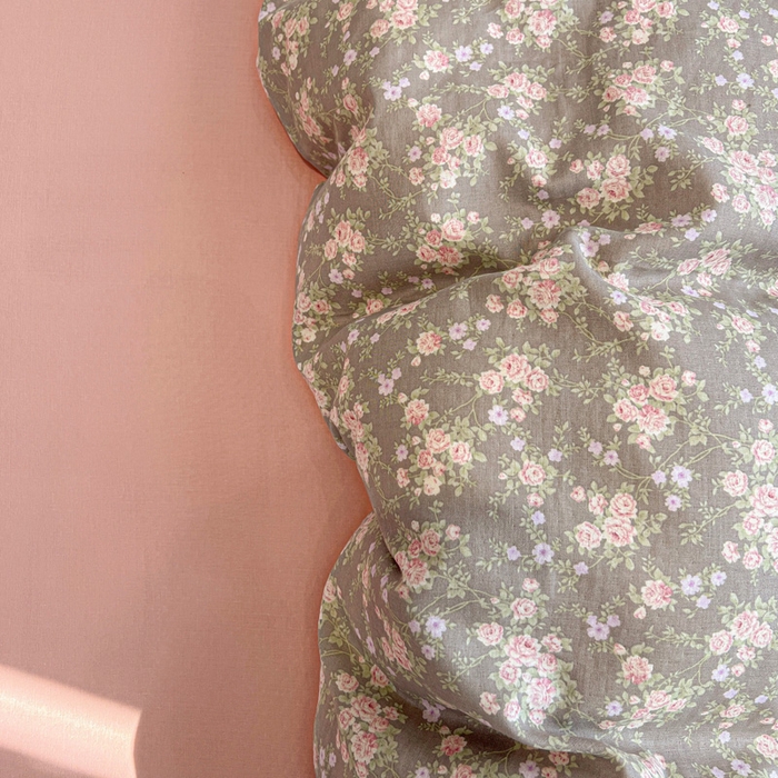 91家纺网 家纺一手货源 找家纺 亿梵家居 2026新款A类母婴级有氧纯棉印花双面全棉双层纱四件套-床拍图苏漫花园