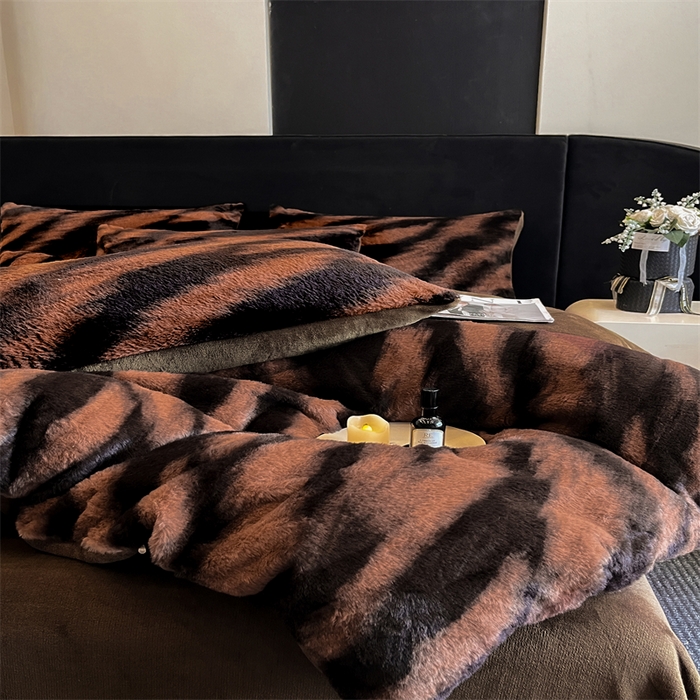 91家纺网 家纺一手货源 找家纺 沐珩家纺 2026新款高克重加厚保暖兔毛绒四件套-美拉德系列 美拉德-斑马纹
