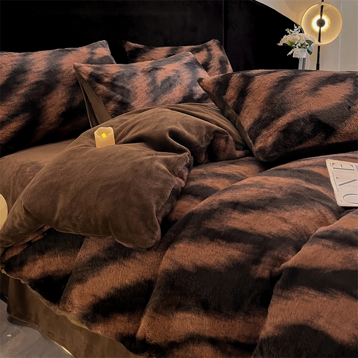 91家纺网 家纺一手货源 找家纺 沐珩家纺 2026新款高克重加厚保暖兔毛绒四件套-美拉德系列 美拉德-斑马纹