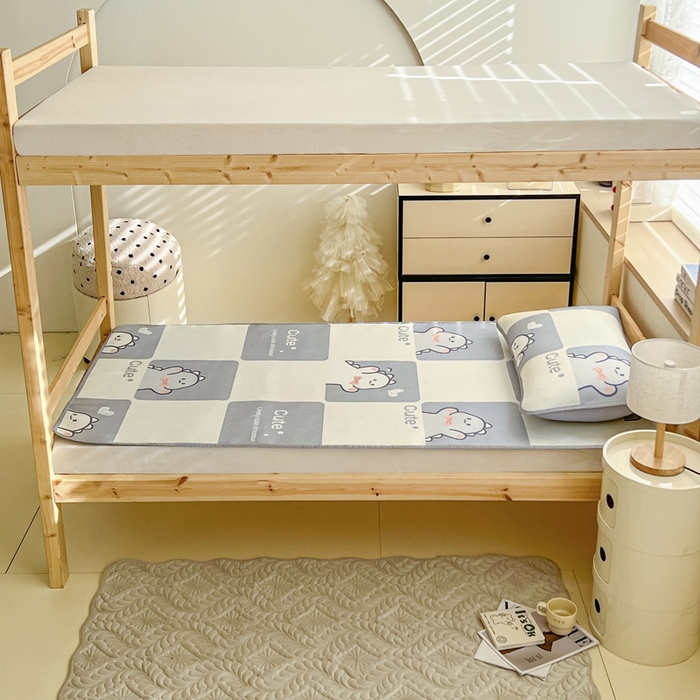 91家纺网 家纺一手货源 找家纺 宅部落 2026新款学生冰丝席单人宿舍席子凉席 小恐龙