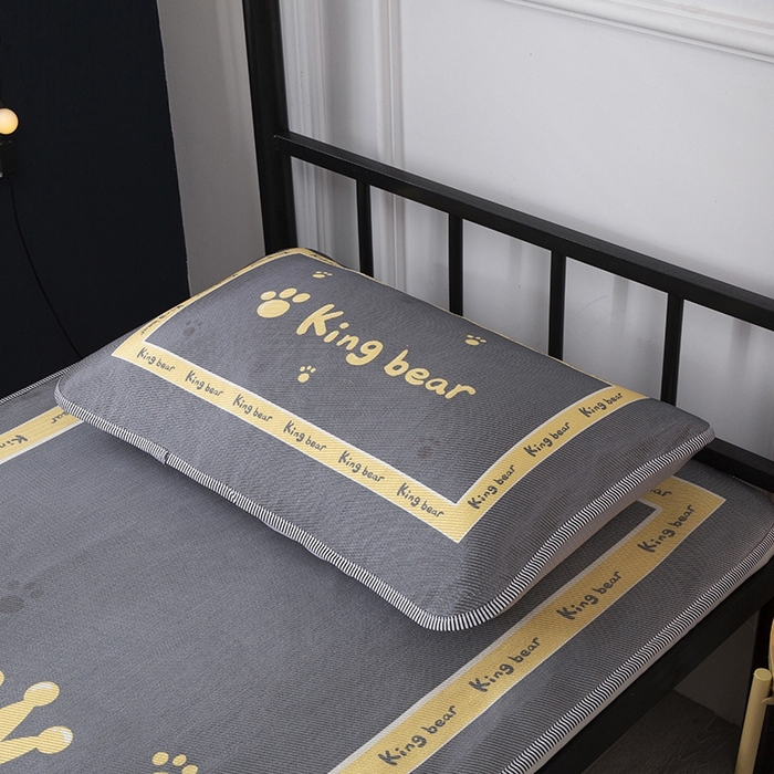 91家纺网 家纺一手货源 找家纺 宅部落 2026新款学生冰丝席单人宿舍席子凉席 熊者之王