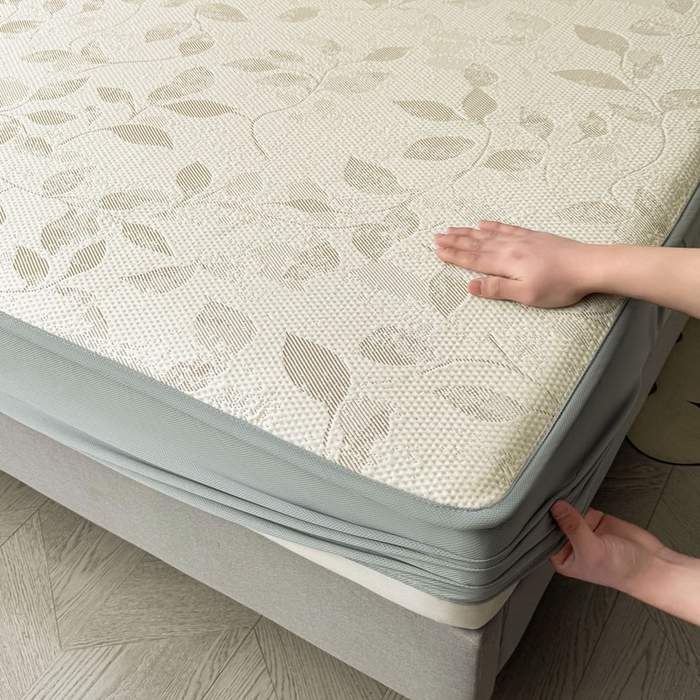 91家纺网 家纺一手货源 找家纺 凯罗 2026新款凉豆豆简约时尚风凉感豆豆凉席床席床笠-床笠款 夏叶-奶咖