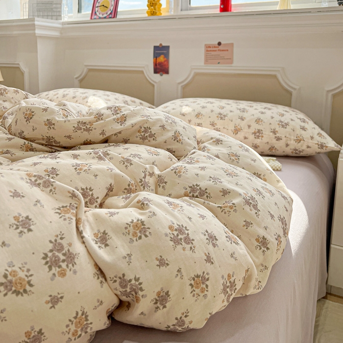 91家纺网 家纺一手货源 找家纺 亿梵家居 2026新款A类母婴级有氧纯棉印花双面全棉双层纱四件套-床拍图晨曦