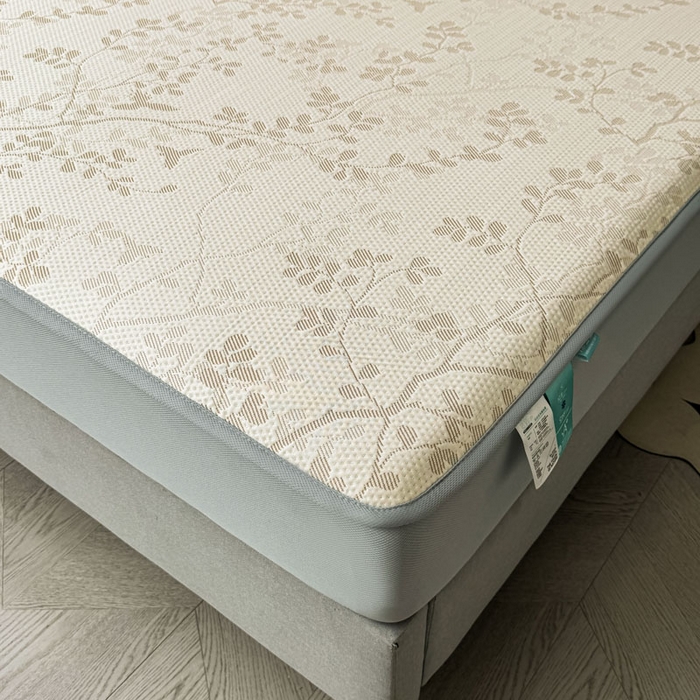 91家纺网 家纺一手货源 找家纺 凯罗 2026新款凉豆豆简约时尚风凉感豆豆凉席床席床笠-床笠款 纤藤集-奶咖