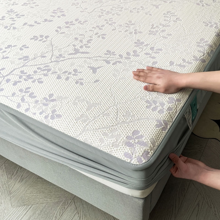 91家纺网 家纺一手货源 找家纺 凯罗 2026新款凉豆豆简约时尚风凉感豆豆凉席床席床笠-床笠款 纤藤集-夏紫